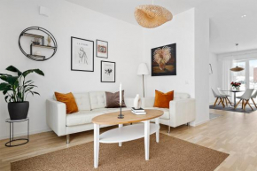 Luxurious newly built villa with patio and private parking Sigtuna